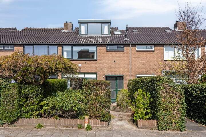Prinzessin Margriethof 72, Naarden - Möbliertes Reihenhaus