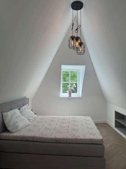 Maisonette Markt Vlaardingen - 1,5 Schlafzimmer Möbliert