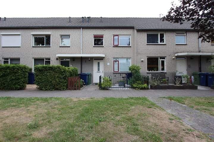 Helena Kuipers-Rietbergstraat 77, Almere - For Rent
