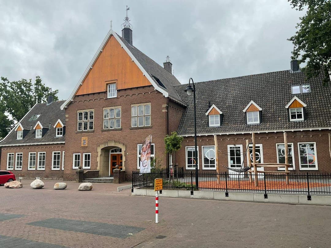 Appartement Burgemeester Scholtensplein 11, Weerselo - À Louer