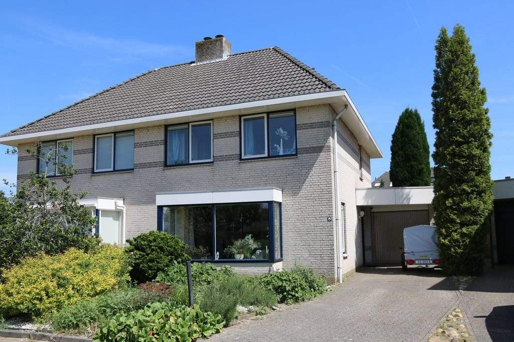 Casa de Dos Familias J. van Zantenstraat 154, Tiel - En Alquiler