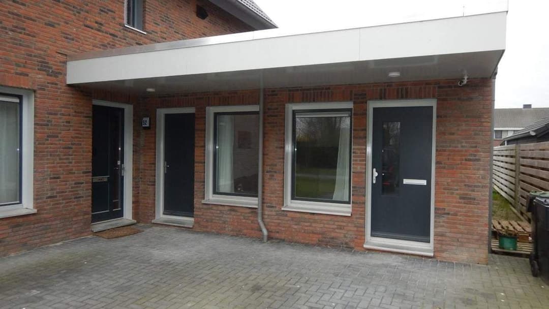 Flat Oosterlaagte, Leens - Te Huur