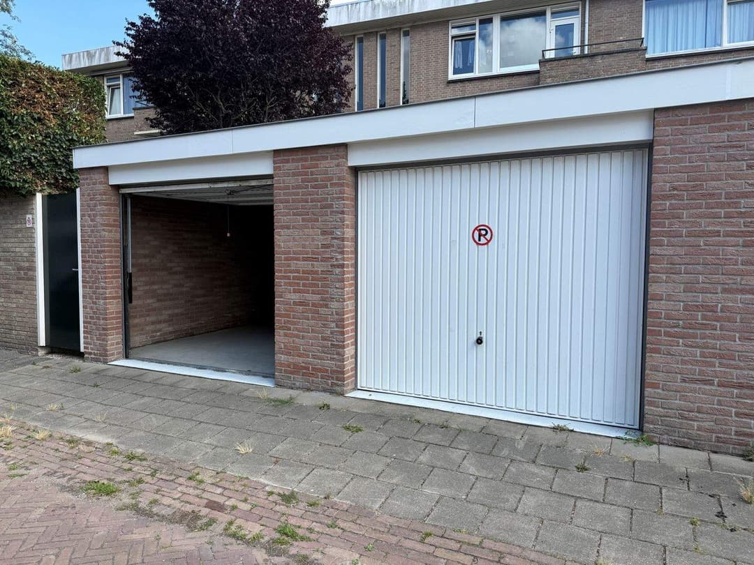 Garage Kalkoenstraat 11-E, Voorschoten - À Louer
