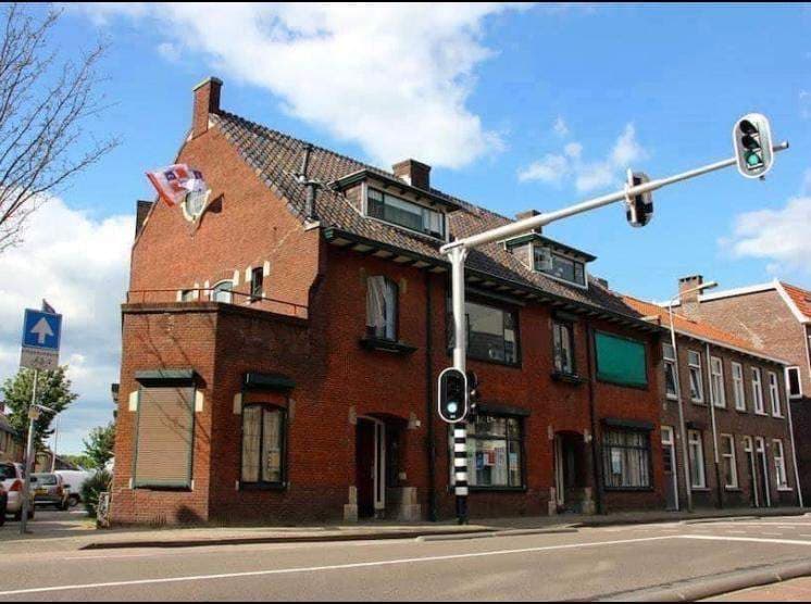 Onbehangde Kamer Veldhovenring, Tilburg - Te Huur