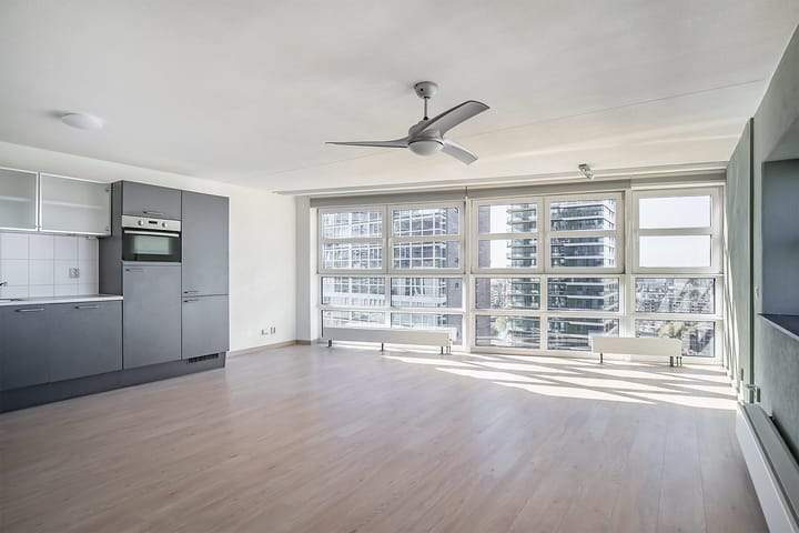 2-Bedroom Apartment Wijnbrugstraat, Rotterdam - For Rent