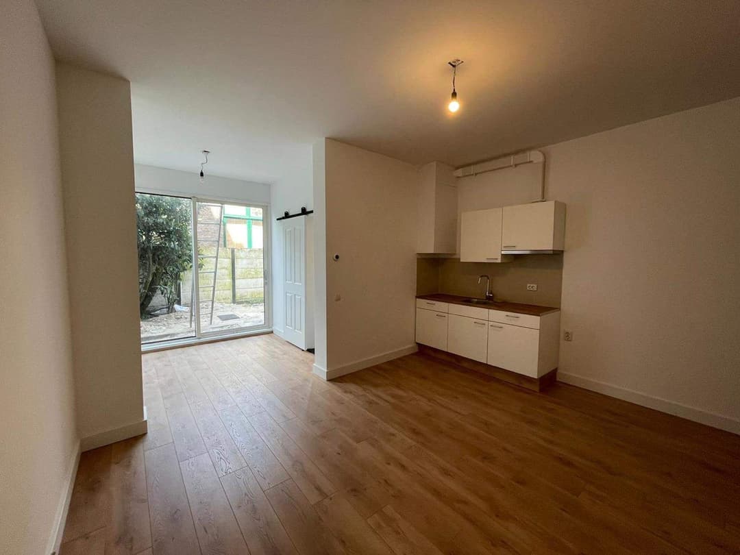 Furnished Studio for Rent - Frans Bekkerstraat, Rotterdam