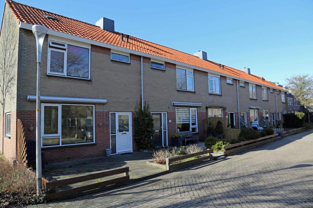 Family House W.H. van Konijnenburgstraat, Noordwijk - For Rent
