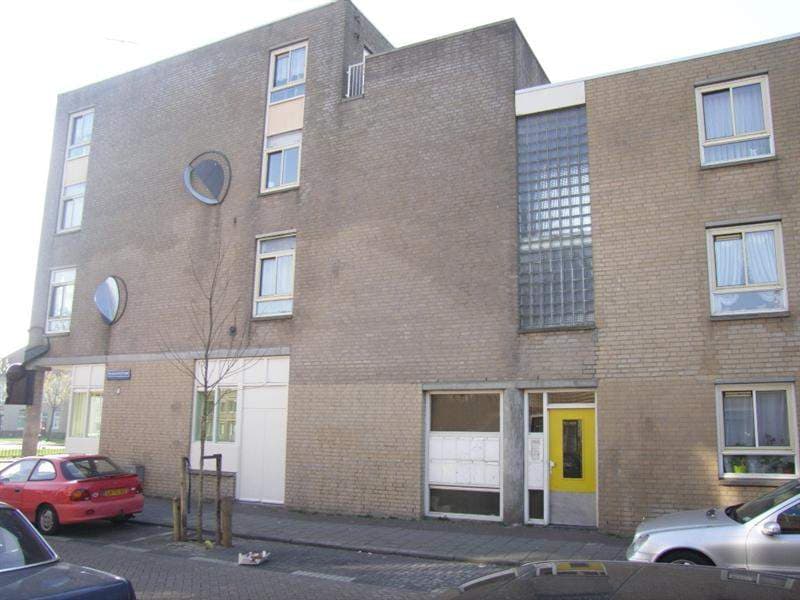 Bosboomstraat 4, The Hague – 3-bedroom walk-up apartment (70 m²)