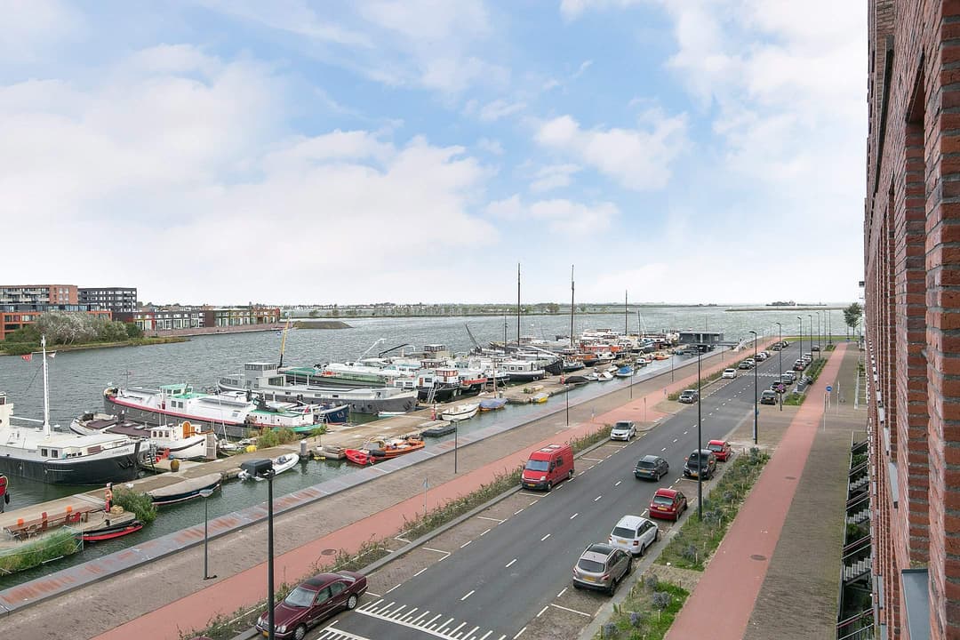 Apartment Cas Oorthuyskade 144, Amsterdam