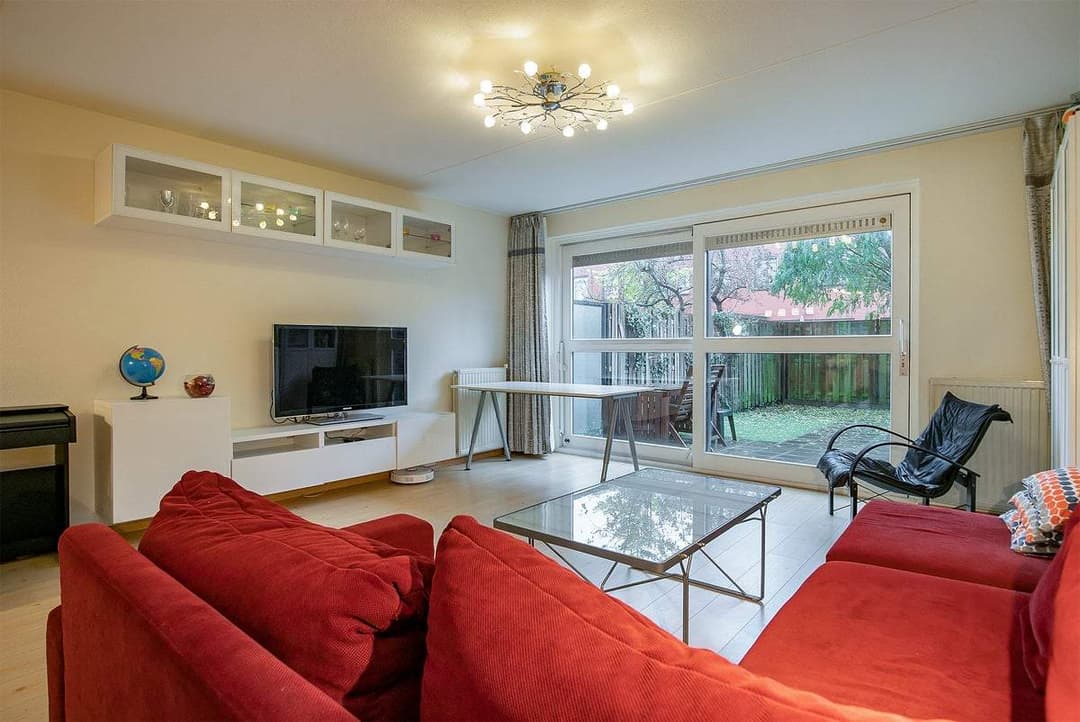 House Johanna van Duynstraat 9, Rotterdam - For Rent