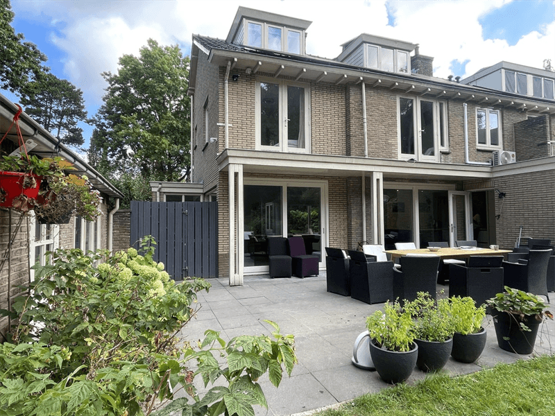 Oranje Nassauplein, Zeist — Reihenhaus (Zu Vermieten)