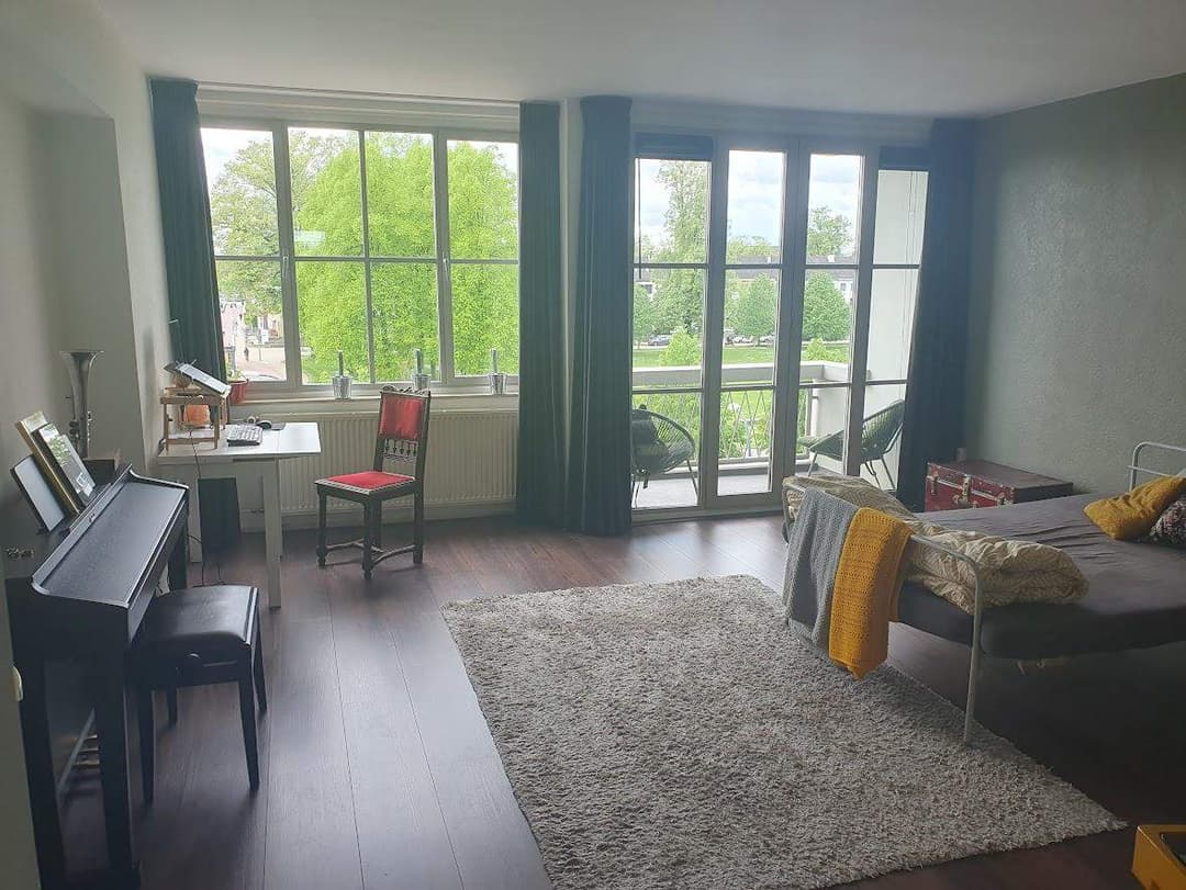 Koningsplein-Wohnung, Maastricht - Unmöbliertes Zimmer