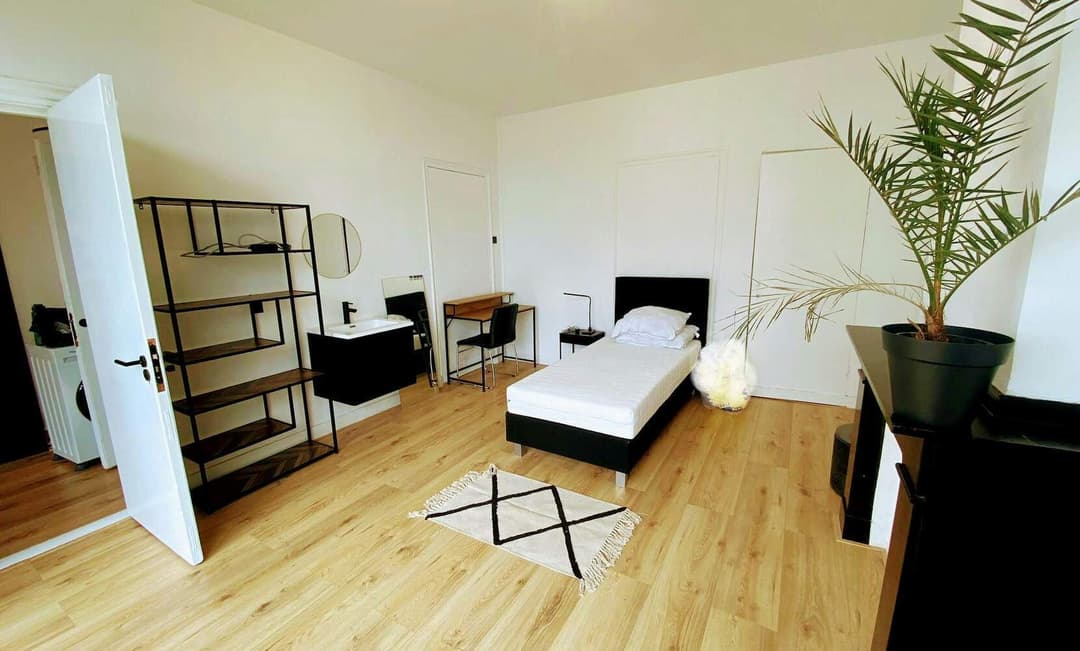 Kamer op Regentesselaan, Den Haag - Te Huur