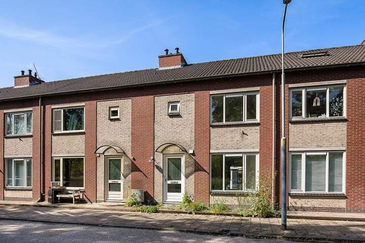 Family House Hannie Schaftstraat, Hoofddorp - For Rent