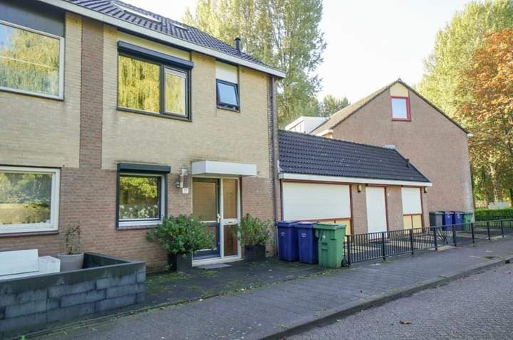 Family Home Saint-Saensgracht, Almere Muziekwijk - For Rent