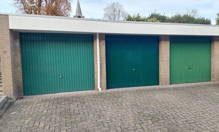 Garage Box in Benthuizen for Rent