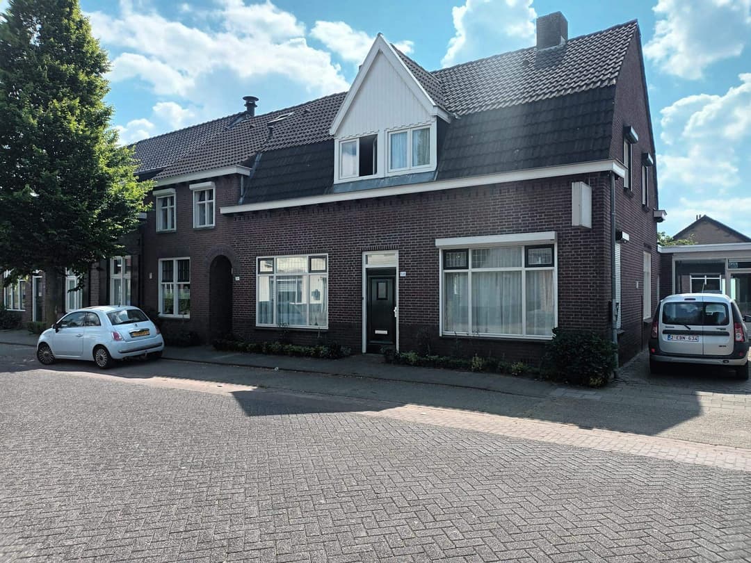 Unfurnished Room for Rent - Marktstraat, Mierlo