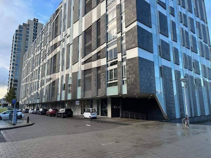 Stellplatz Van Leijenberghlaan 1082, Amsterdam - Indoor-Garage