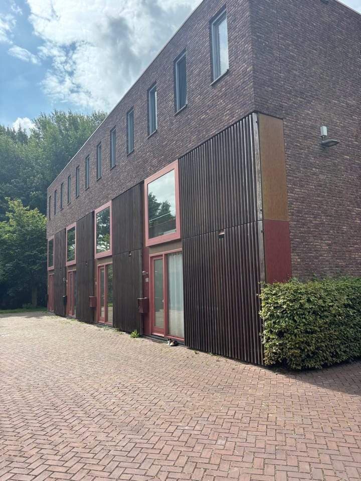 Zonnebaarsstraat 14, Hoogvliet Rotterdam - Corner Family House