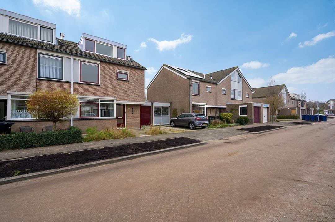 Casa Alban Bergstraat, Almere - En Alquiler
