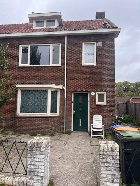 Room Kwaadeindstraat 101, Tilburg - For Rent