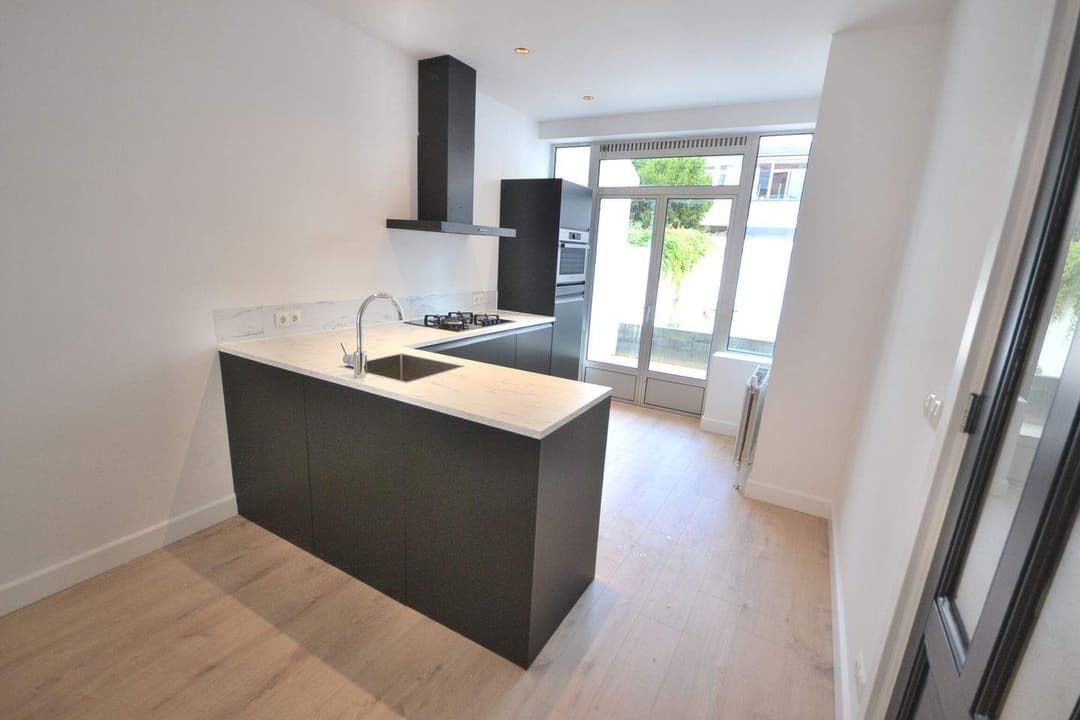 3-Kamer Benedenwoning Soesterbergstraat 170, Den Haag - Te Huur