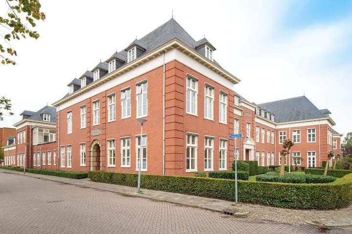 Hofkampstraat 82, Almelo — Two-bedroom Apartment