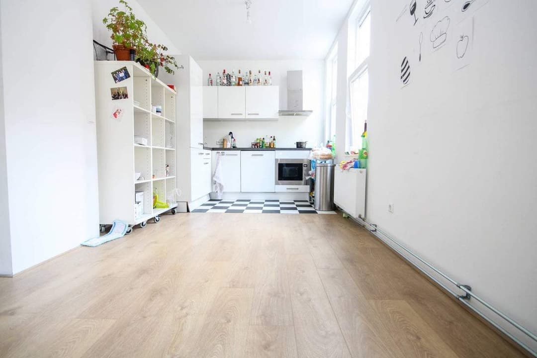 Boven-vijf kamer appartement Heemskerkstraat, Bergpolder, Rotterdam