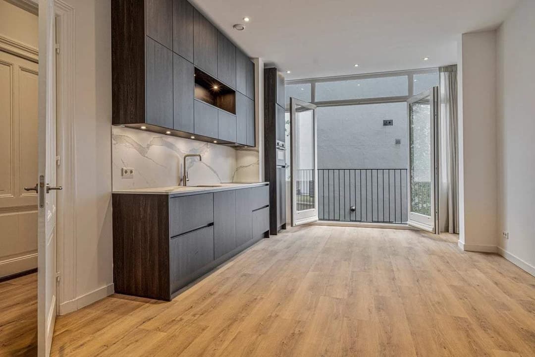 Flat Van Eeghenstraat, Amsterdam - For Rent