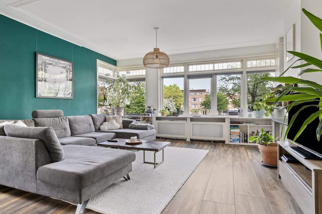 Apartamento en la planta superior Nobelstraat, Rotterdam — Estancia corta