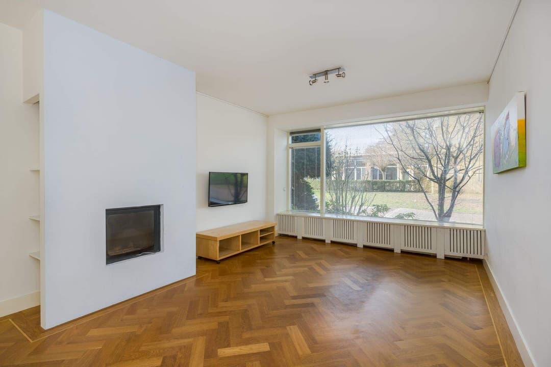 House Koningin Emmalaan, Voorschoten - For Rent