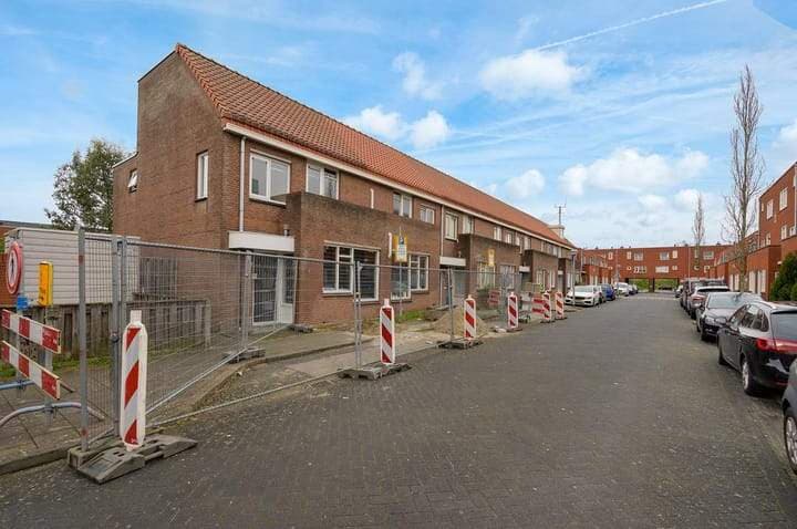 Veendamstraat 261, Almere - For Rent