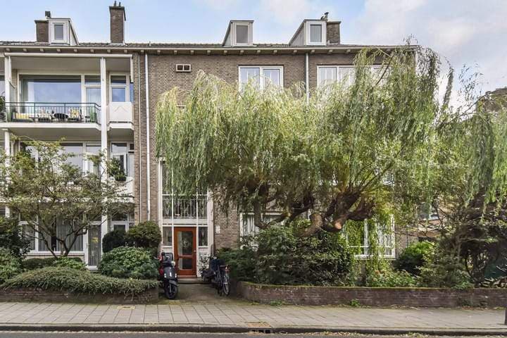Appartement Balsemienlaan 242, Den Haag - 4-kamer Topappartement