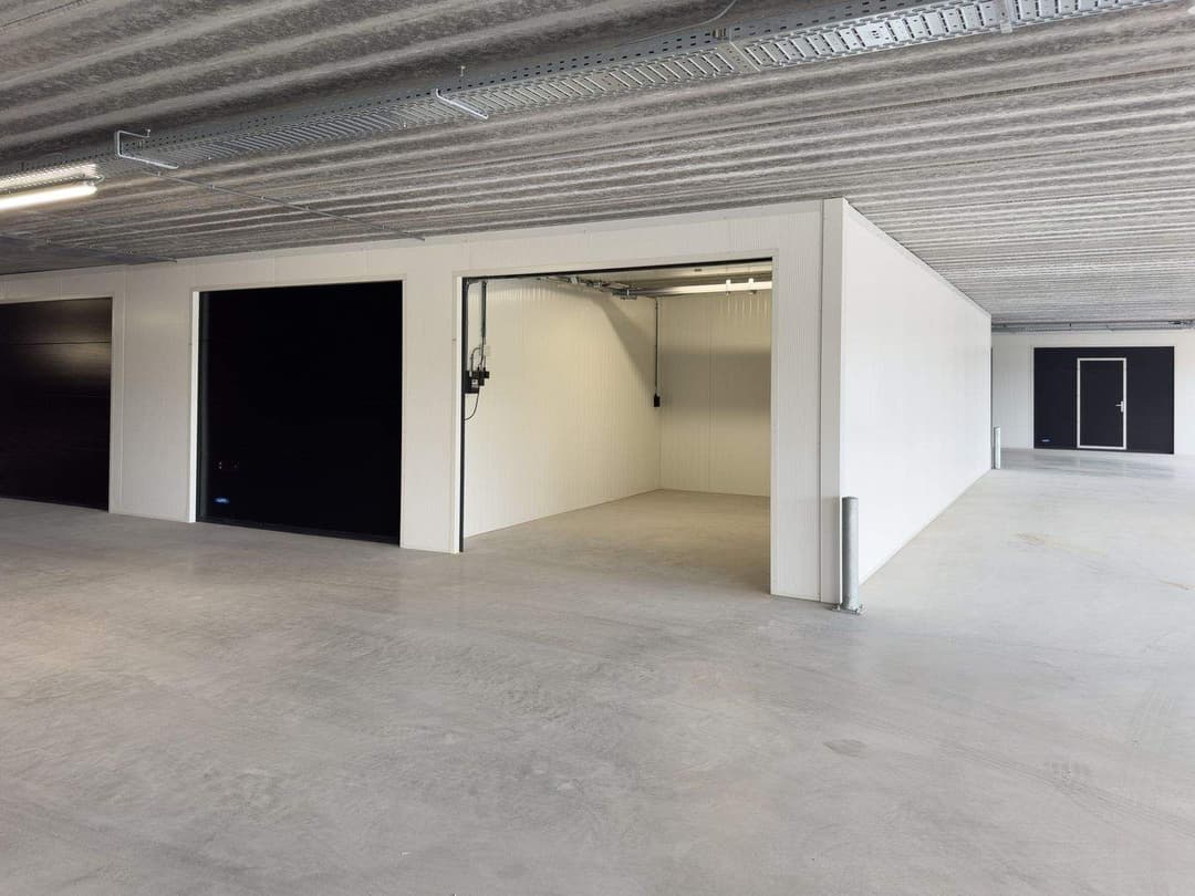 Garage Unit Industrieweg 69-102, Berkel en Rodenrijs - For Rent
