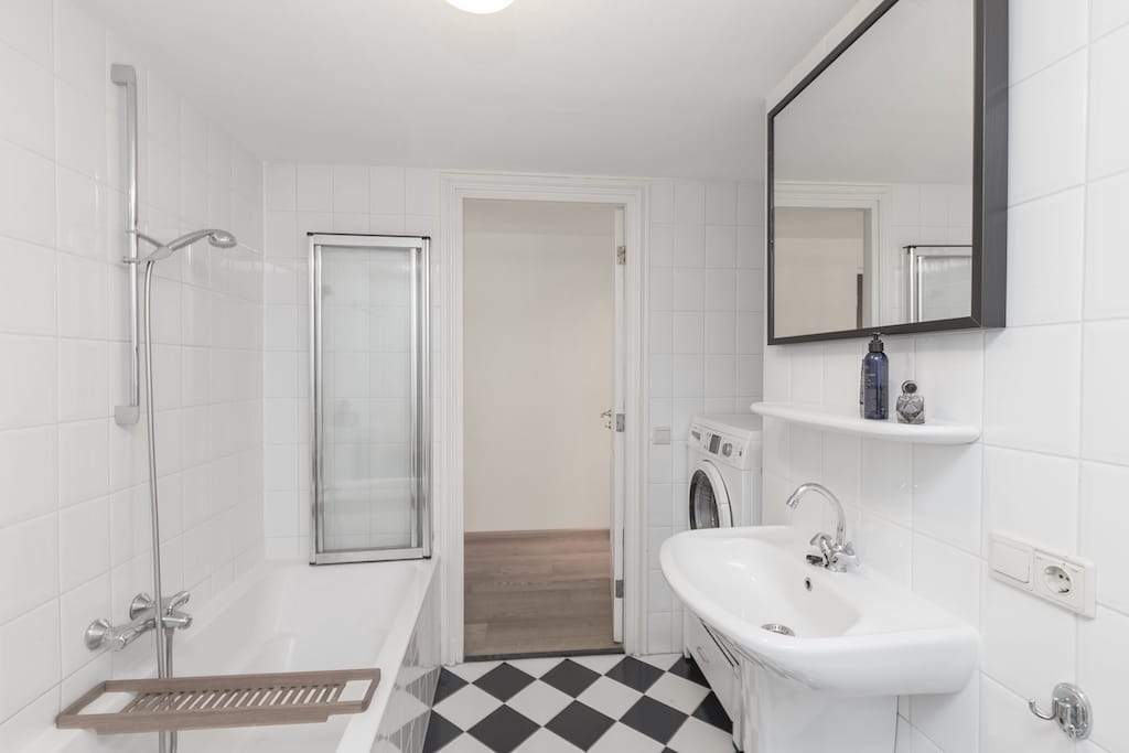 Appartement Bloemstraat 51-E, Amsterdam - Te Huur
