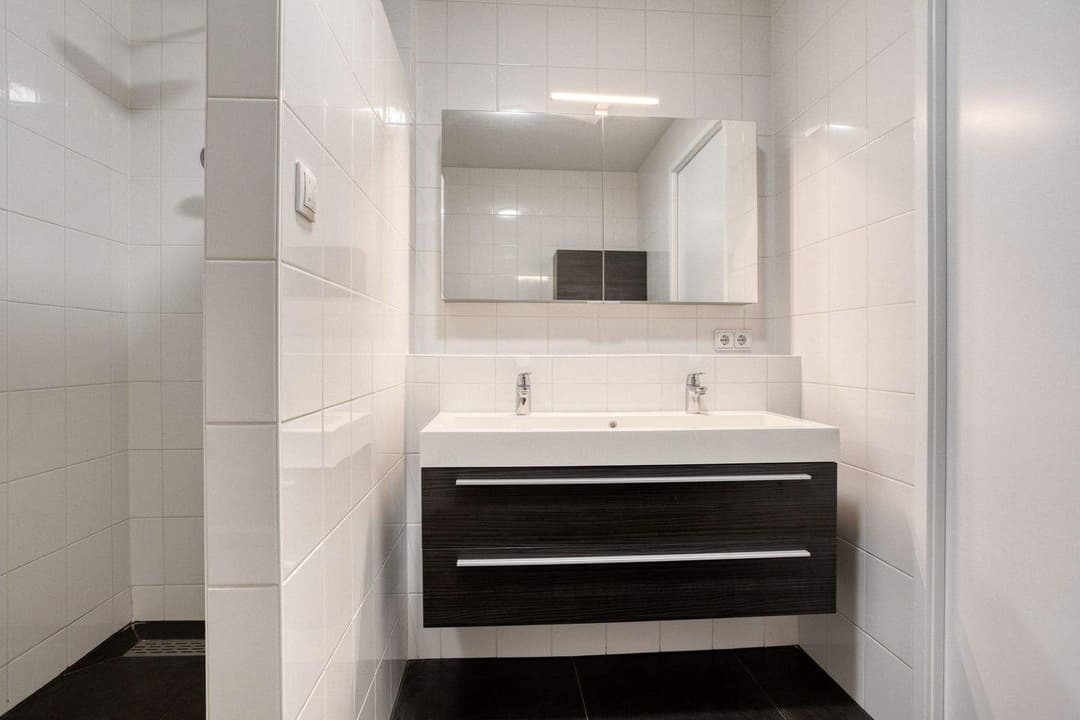Apartment Anna van Buerenplein 197, The Hague - For Rent