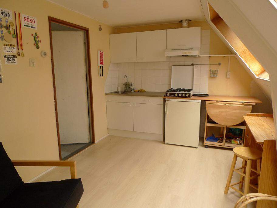 Ongepleegde Kamer Peizerweg, Groningen - Te Huur