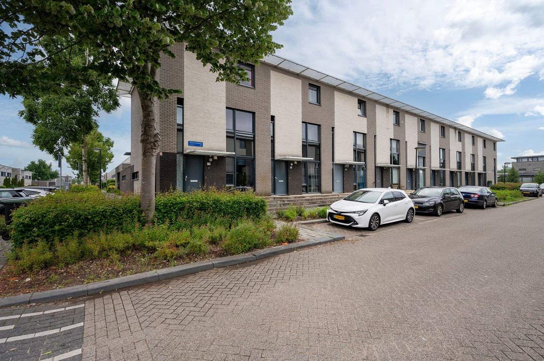 House Azorenweg 79, Almere - For Rent