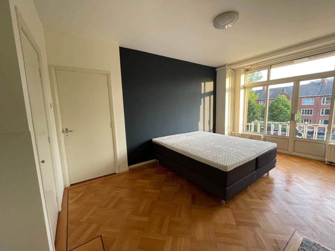 Unfurnished Room for Rent - Hart Nibbrigkade, Den Haag