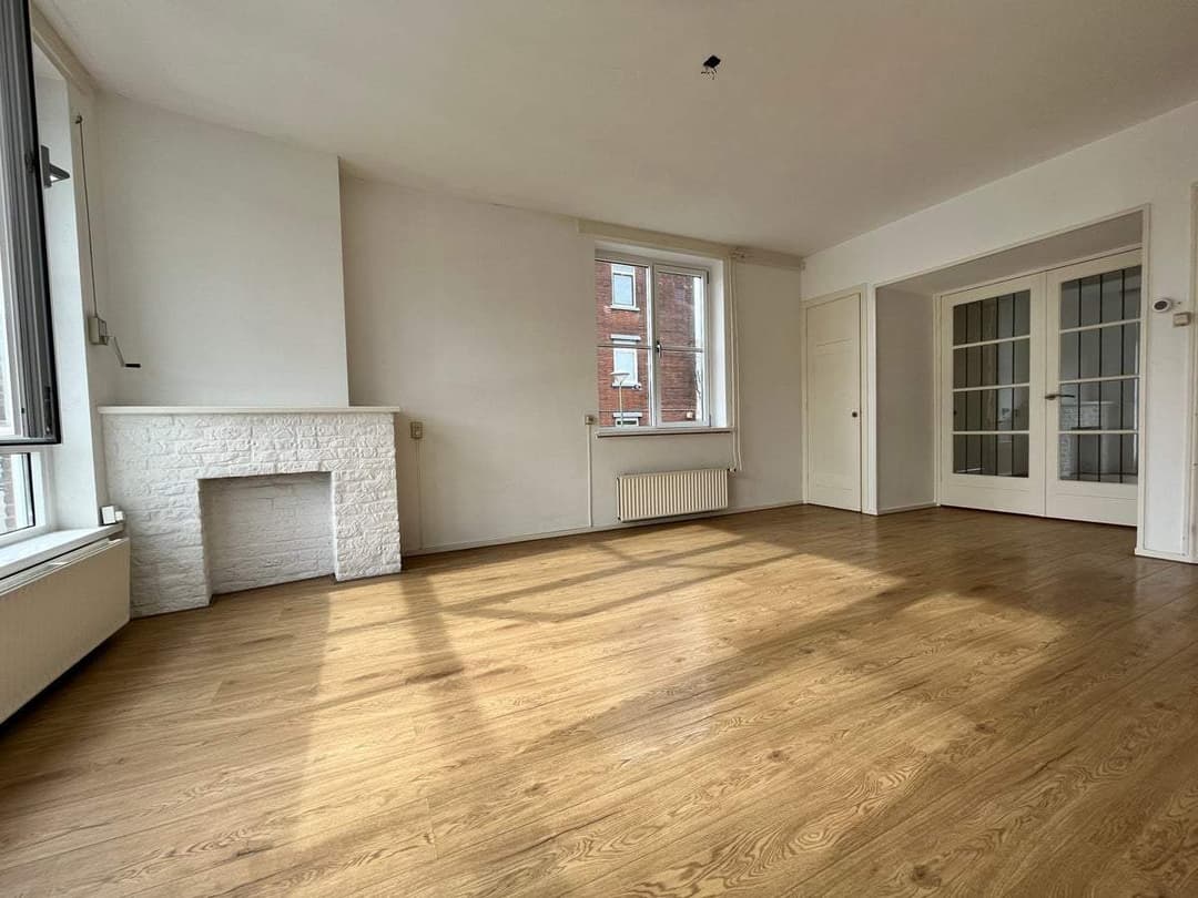 Appartement aan de Veenendaalkade 89, Den Haag - Te huur