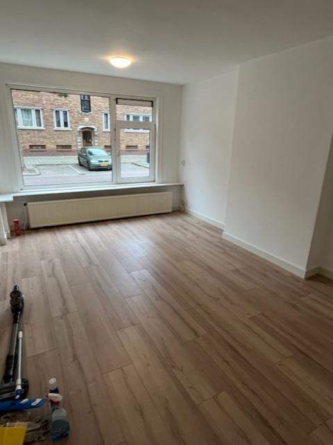 Chambre Non-Carpetée à Louer Verboomstraat, Rotterdam