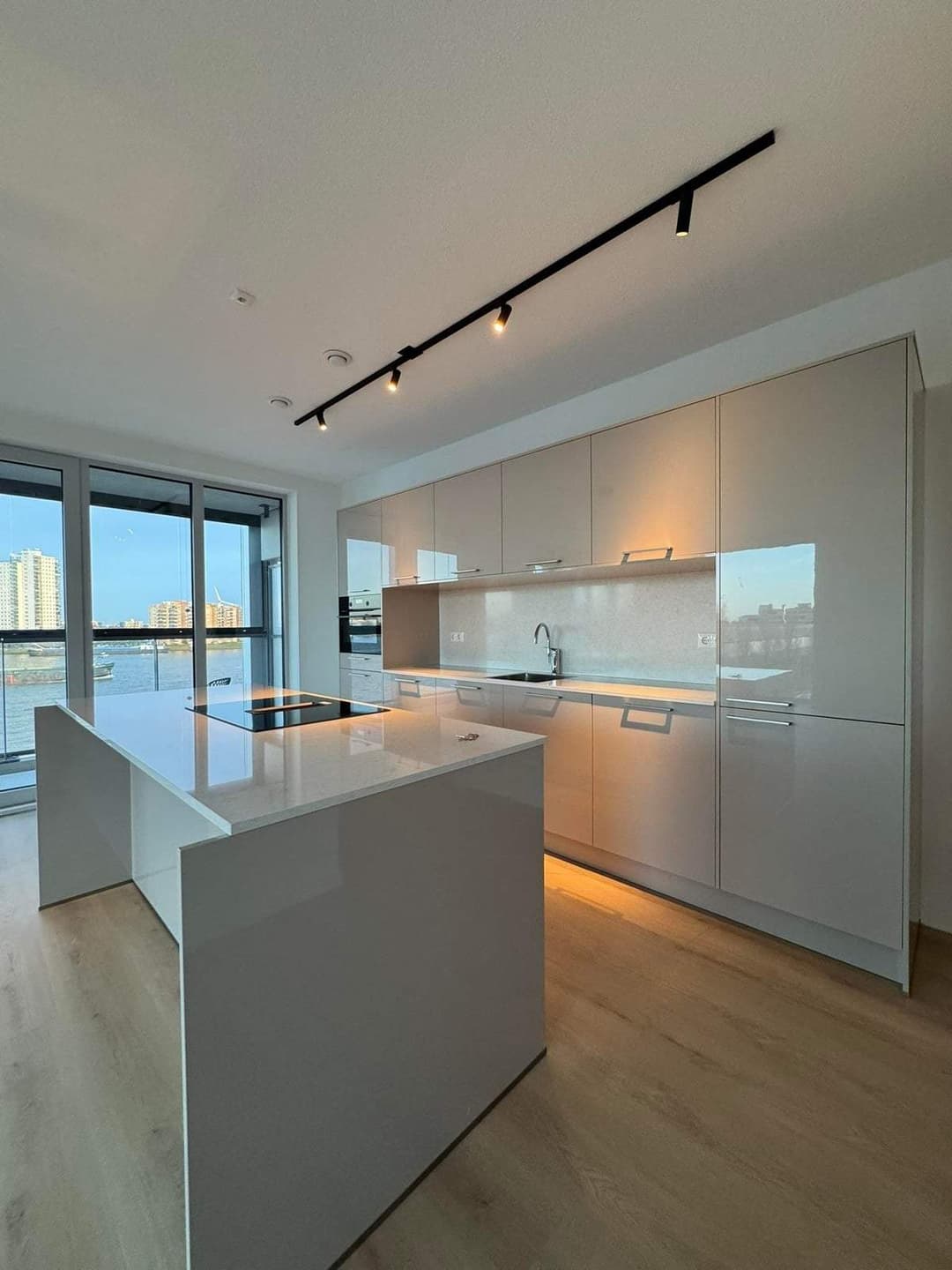 Flat Piekstraat, Rotterdam - Te Huur