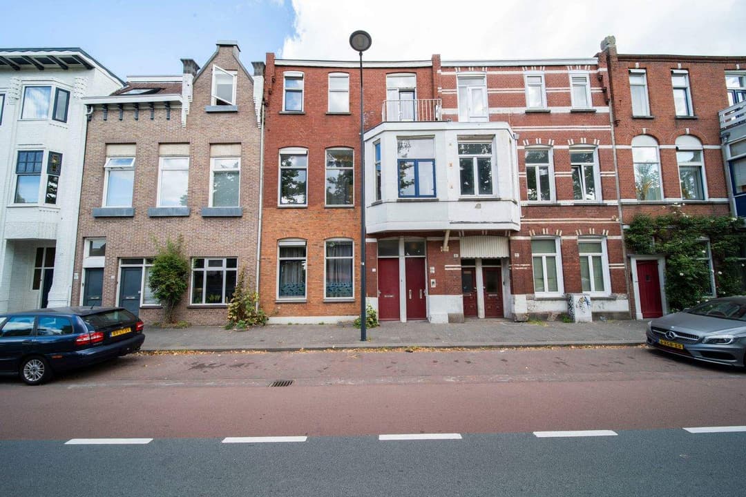 Apartment Academiesingel 32-B, Breda - For Rent