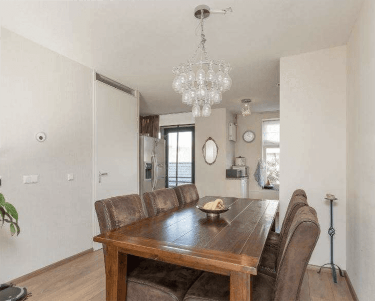 Appartement Esmoreitplein, Den Haag — Moerwijk