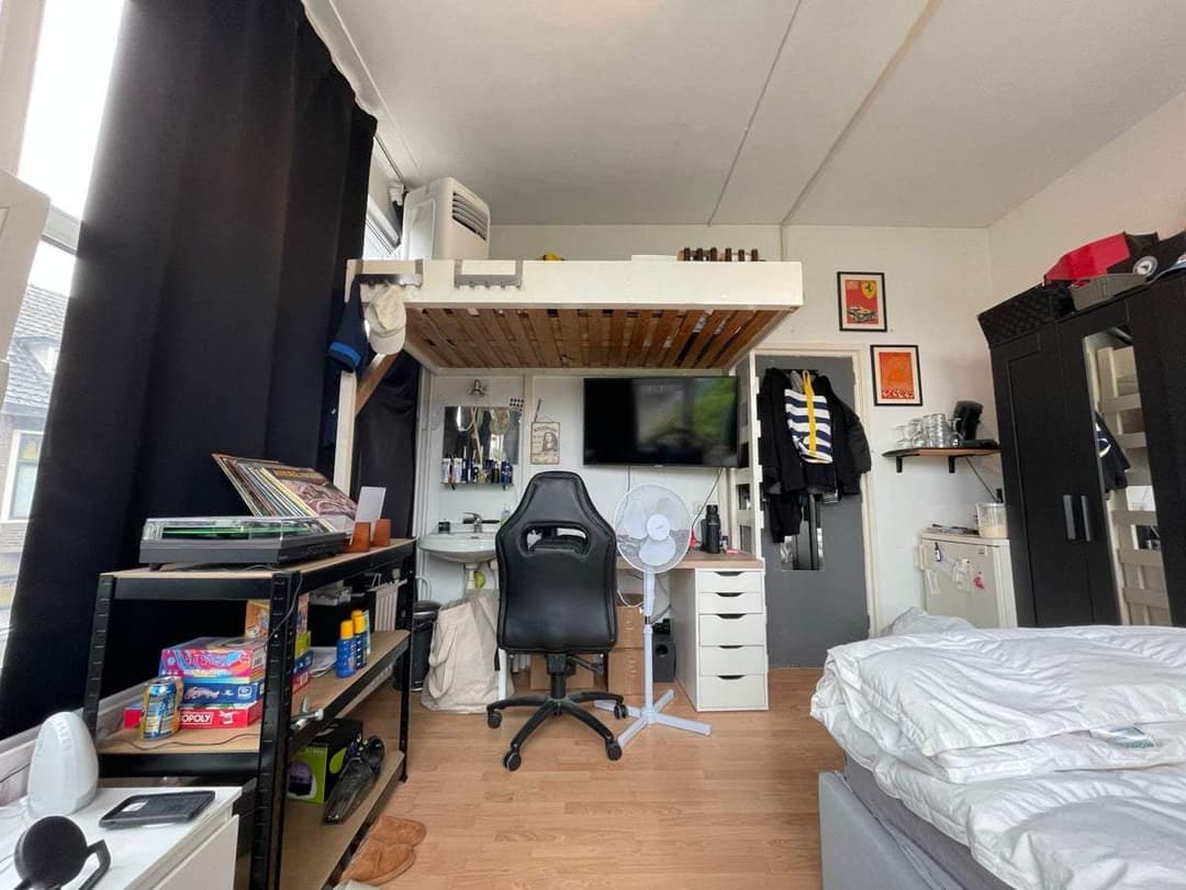 Room Bisschop Zwijsenstraat, Tilburg - Te Huur