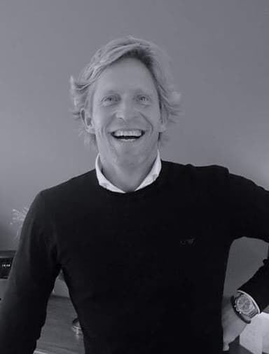Robert J Bekenkamp