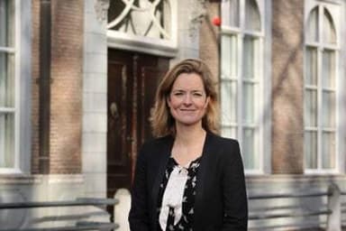 Caroline Sterrenburg