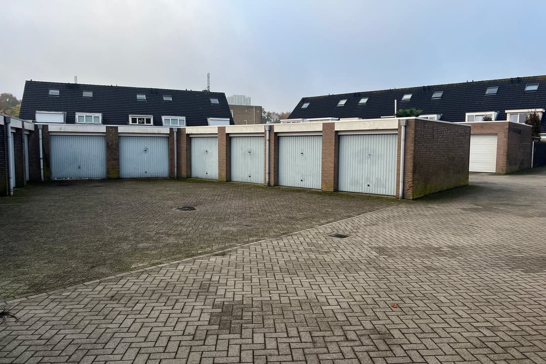 Garage Offenbachstraat 122-C, Tilburg - Zu Vermieten