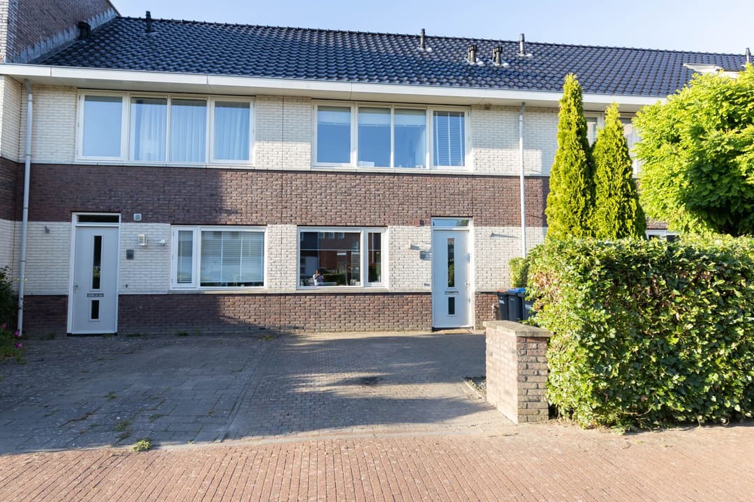 House Rigastraat 168232 RS Lelystad - For Rent