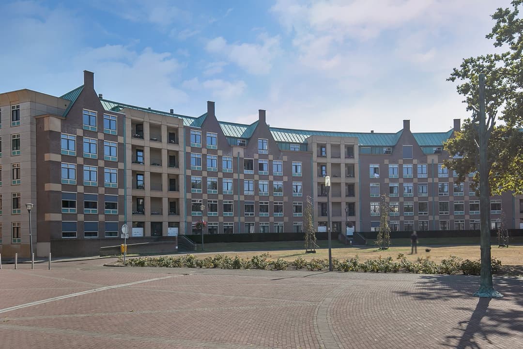 Appartement Frans Joseph van Thielpark 235, Helmond - Te Huur